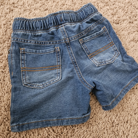 Carters Shorts Bundle - Picture 6 of 9